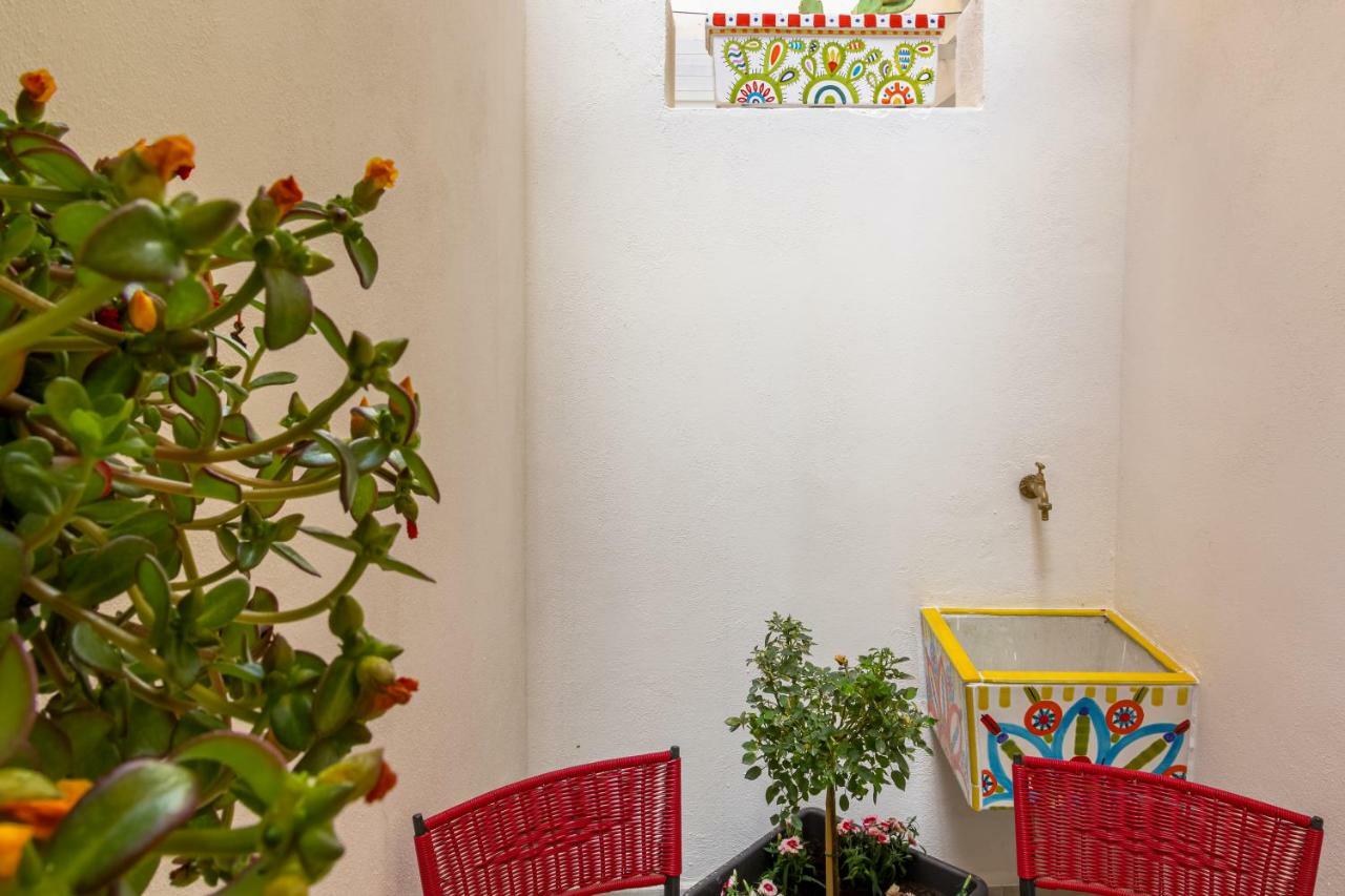 Guest Home Rose Giardini Naxos Exterior photo
